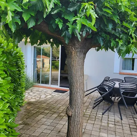 Holiday home Le De Lolivier En Provence *